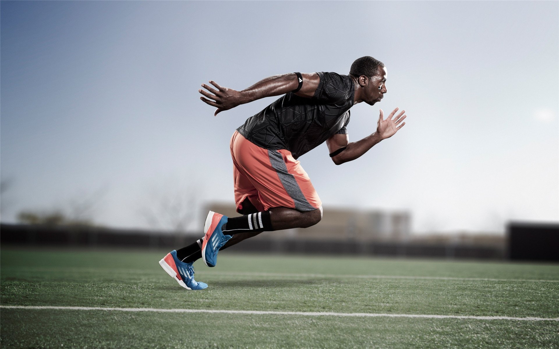 球迷拍摄创意短片讲述支持球队心路历程引发强烈共鸣，球队宣传片拍摄